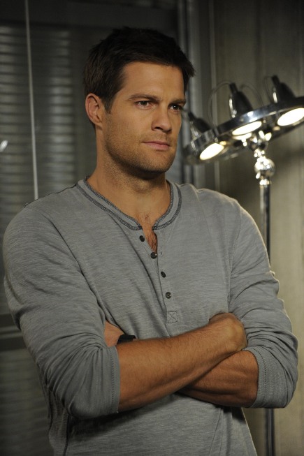 Geoff Stults guest-stars in the Finder